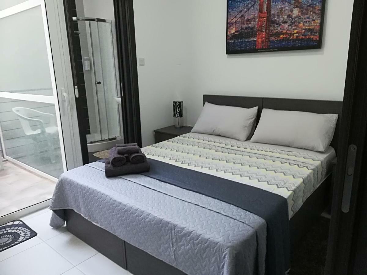 Nice And Cosy Apartment Close To Seafront Sliema Bagian luar foto